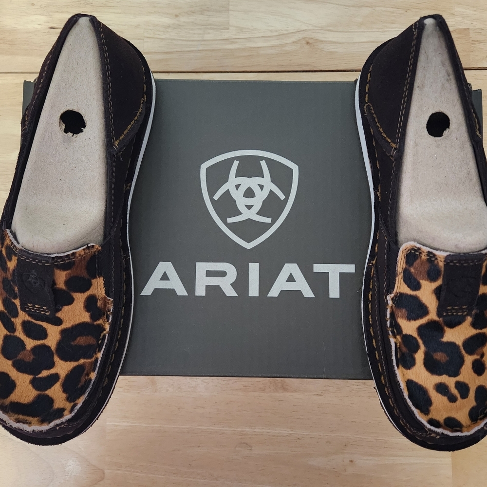 Ariat womens leopard cruisers, chocolate suede/leopard hair on. Size 7.5 NWT